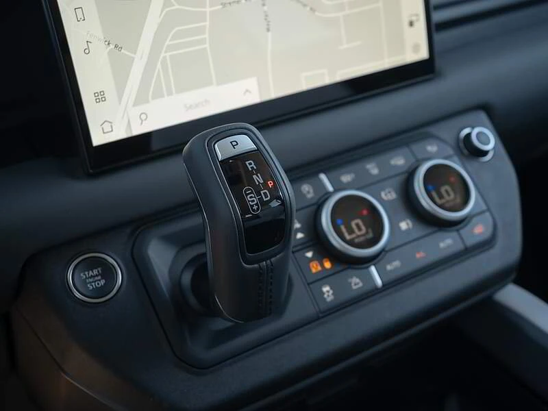 2025 Land Rover Defender L663 - Image 15 of 17