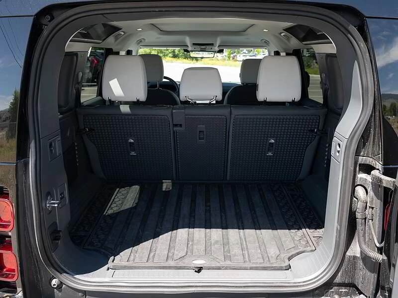 2025 Land Rover Defender L663 - Image 17 of 17