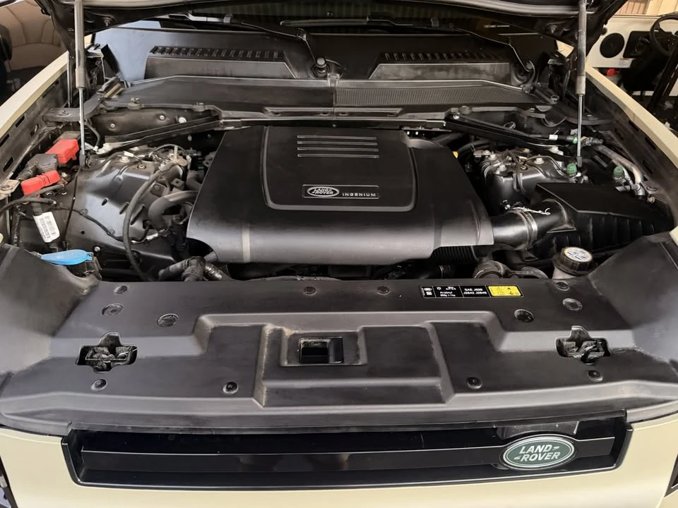 2025 Land Rover Defender L663 - Image 10 of 13