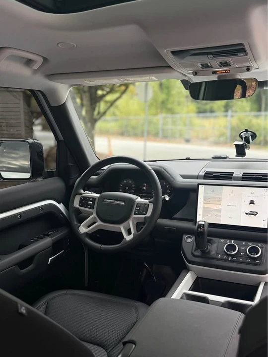 2025 Land Rover Defender L663 - Image 2 of 5