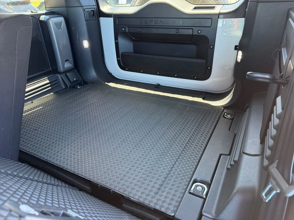 2025 Land Rover Defender L663 - Image 15 of 20