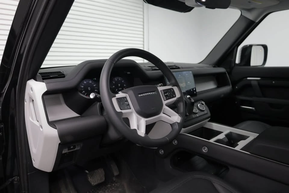 2025 Land Rover Defender L663 - Image 9 of 20