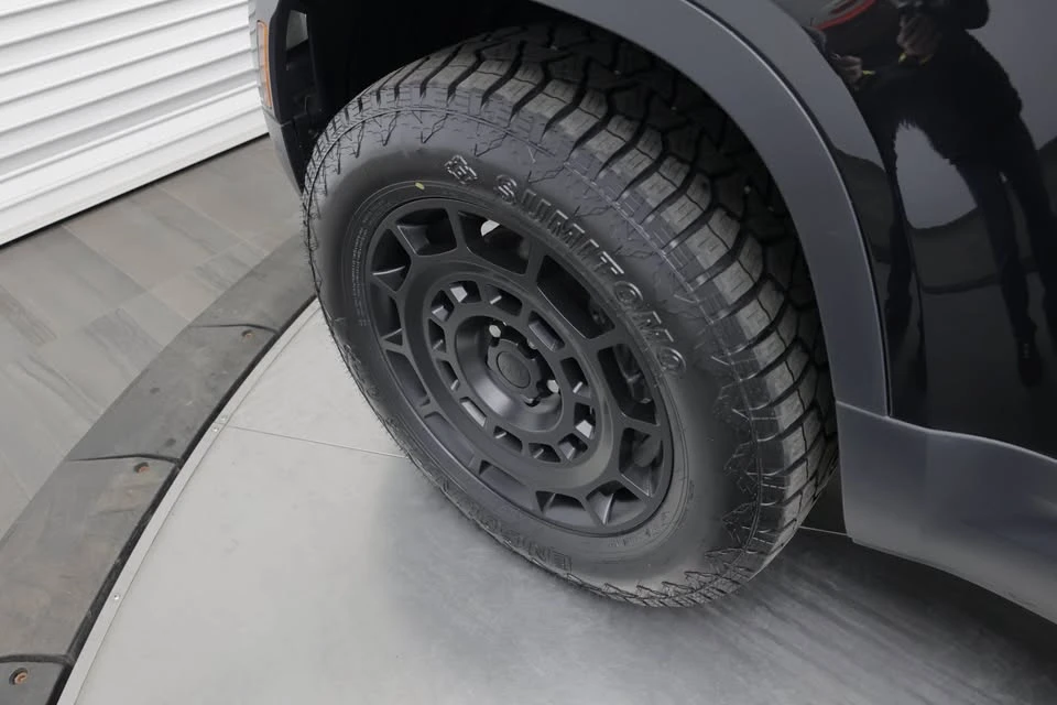 2025 Land Rover Defender L663 - Image 7 of 20