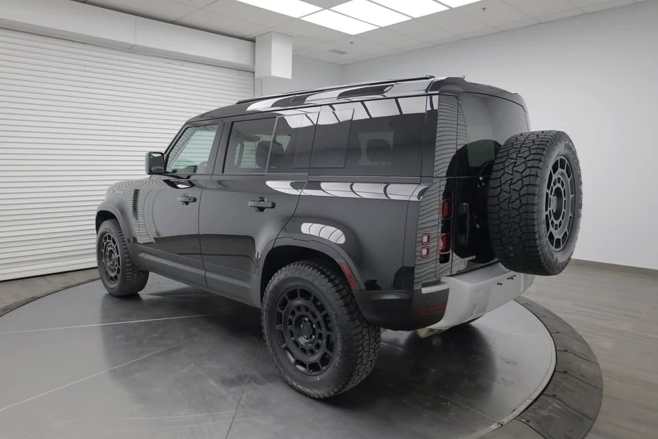 2025 Land Rover Defender L663 - Image 5 of 20
