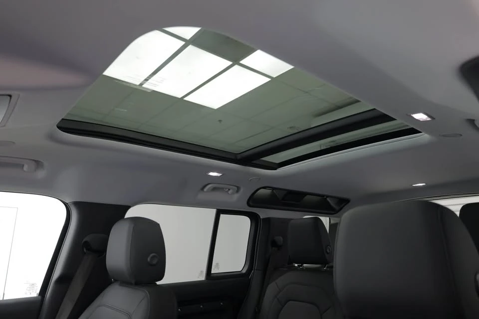 2025 Land Rover Defender L663 - Image 10 of 20