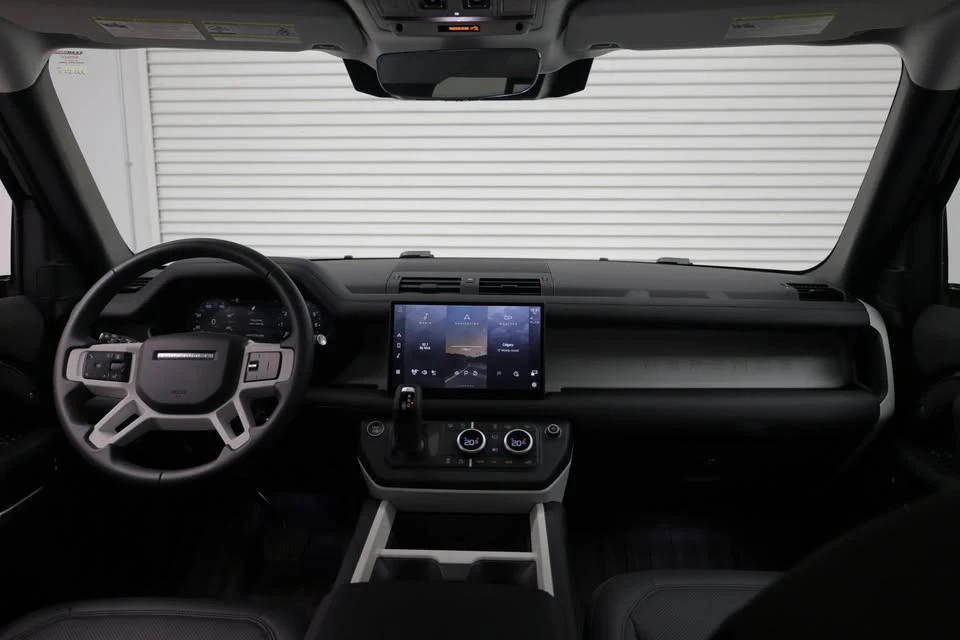2025 Land Rover Defender L663 - Image 15 of 20