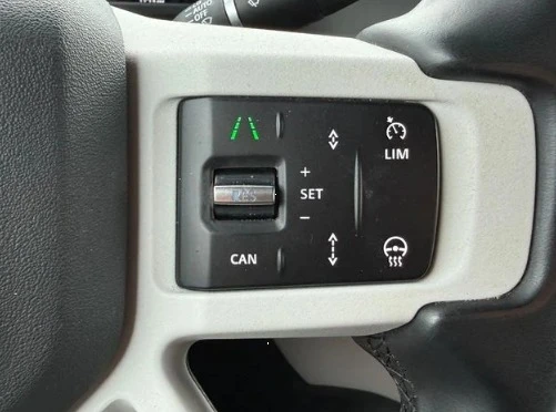 2025 Land Rover Defender L663 - Image 9 of 12