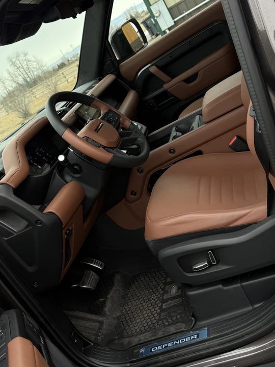 2025 Land Rover Defender L663 - Image 7 of 9