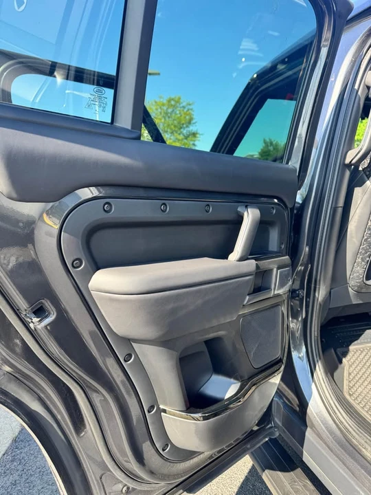 2025 Land Rover Defender Octa - Image 11 of 20