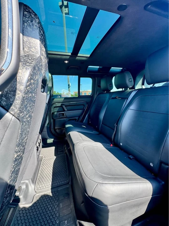 2025 Land Rover Defender Octa - Image 14 of 20