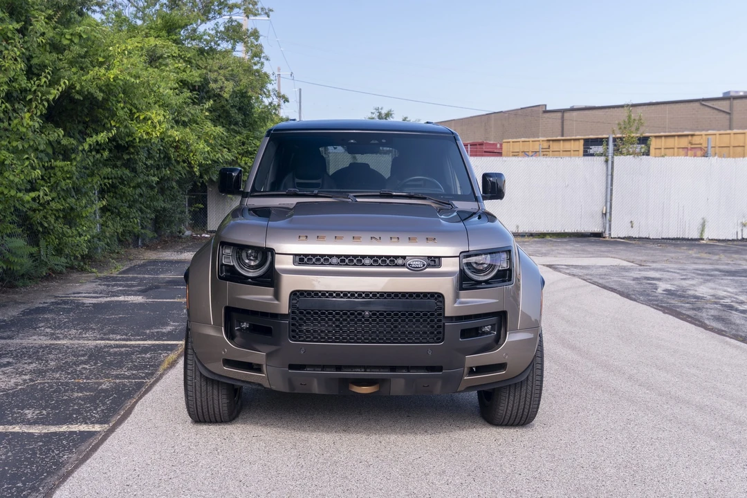 2025 Land Rover Defender Octa - Image 7 of 24