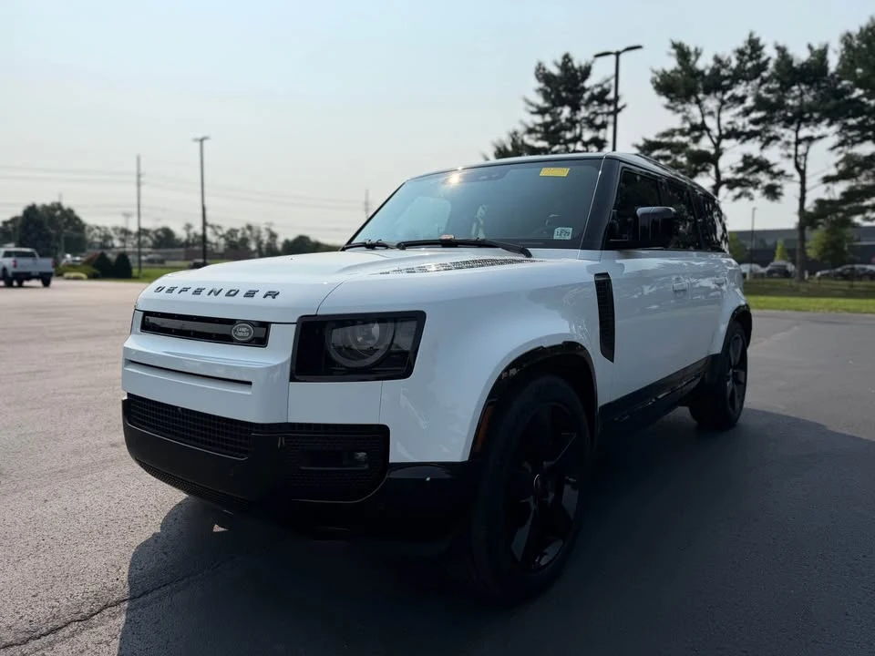 2025 Land Rover Defender L663 - Image 3 of 13