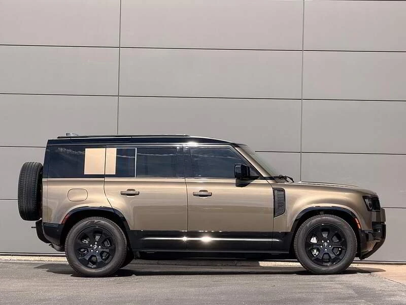 2025 Land Rover Defender L663 - Image 7 of 18