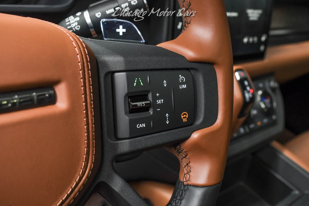 2025 Land Rover Defender Octa - Image 10 of 31