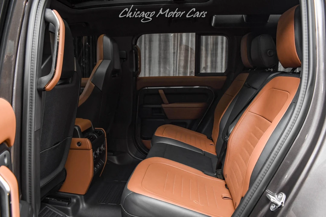 2025 Land Rover Defender Octa - Image 30 of 31