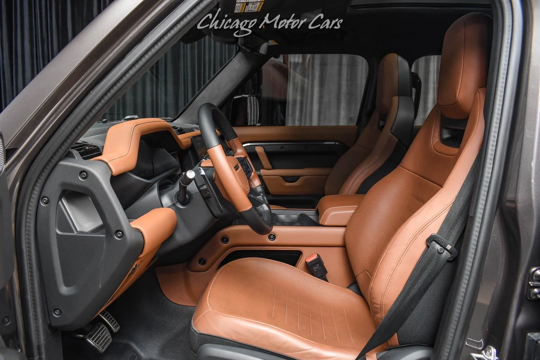 2025 Land Rover Defender Octa - Image 23 of 31