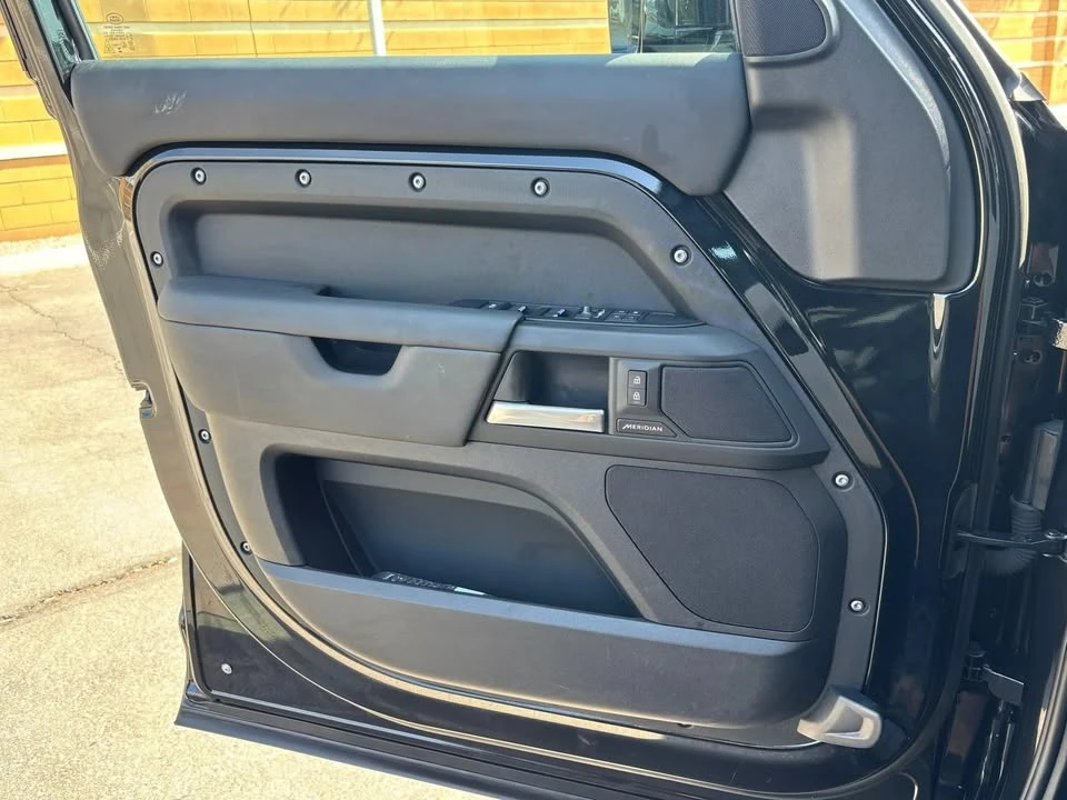 2025 Land Rover Defender L663 - Image 10 of 19