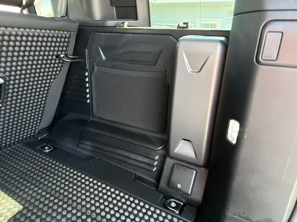 2025 Land Rover Defender L663 - Image 10 of 15