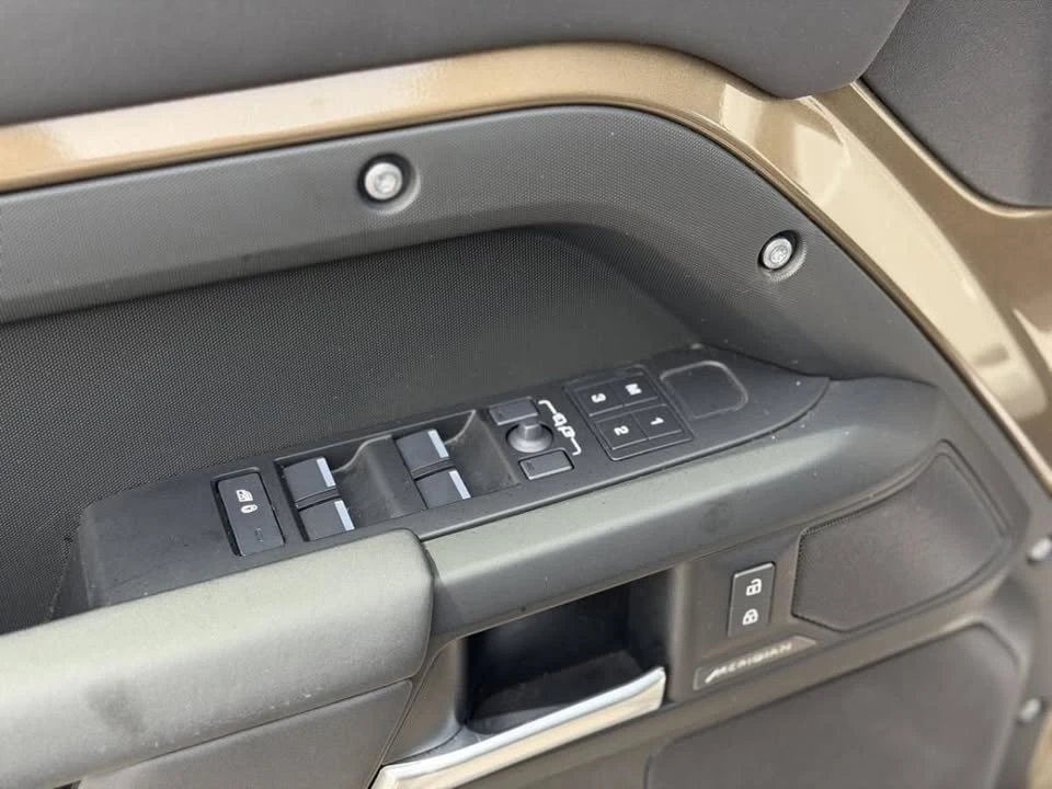 2025 Land Rover Defender L663 - Image 7 of 20
