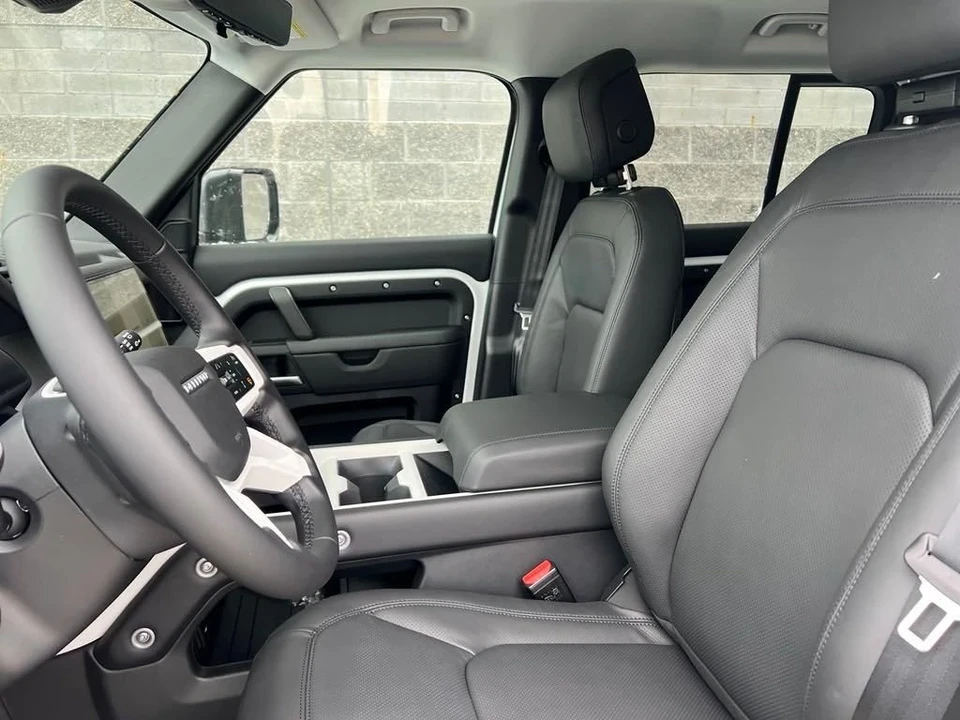 2025 Land Rover Defender L663 - Image 11 of 12