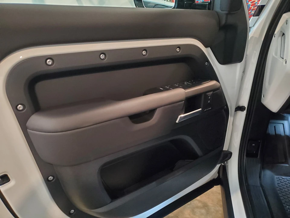 2025 Land Rover Defender L663 - Image 10 of 20