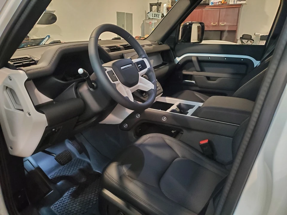 2025 Land Rover Defender L663 - Image 9 of 20