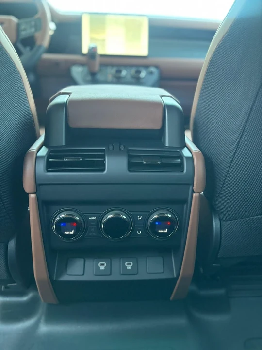 2025 Land Rover Defender L663 - Image 12 of 16