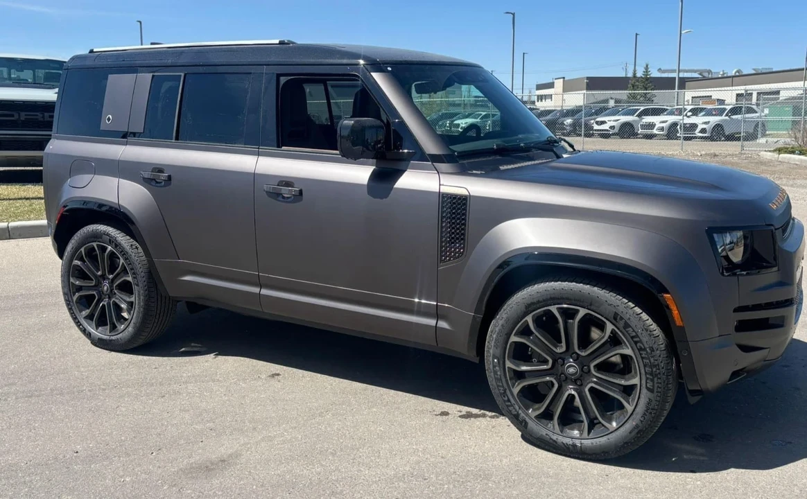 2025 Land Rover Defender L663 - Image 14 of 16