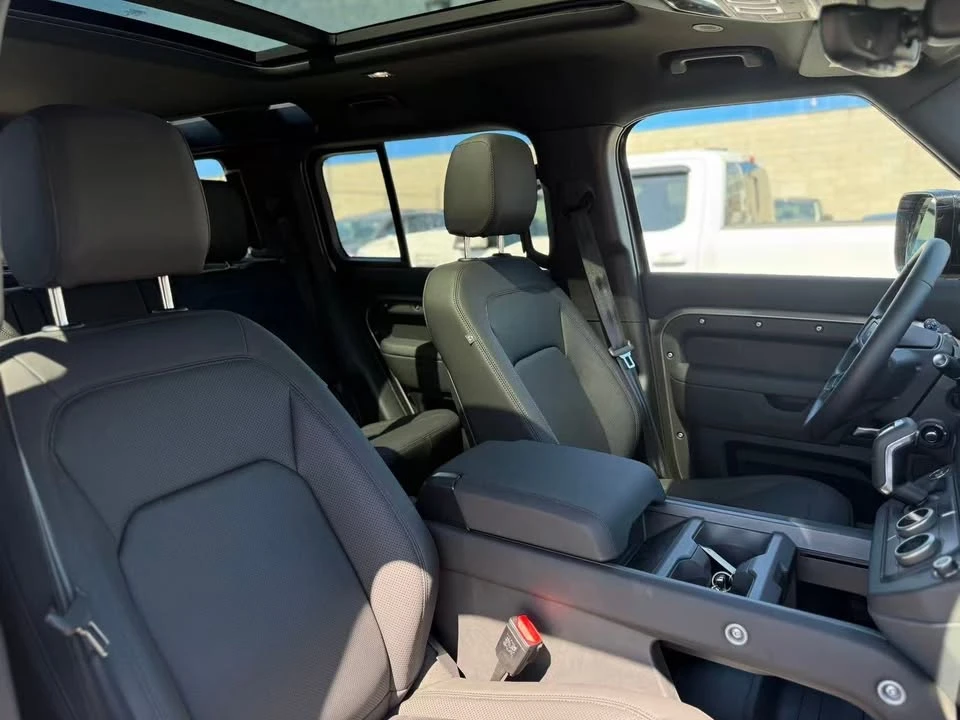 2025 Land Rover Defender L663 - Image 19 of 20