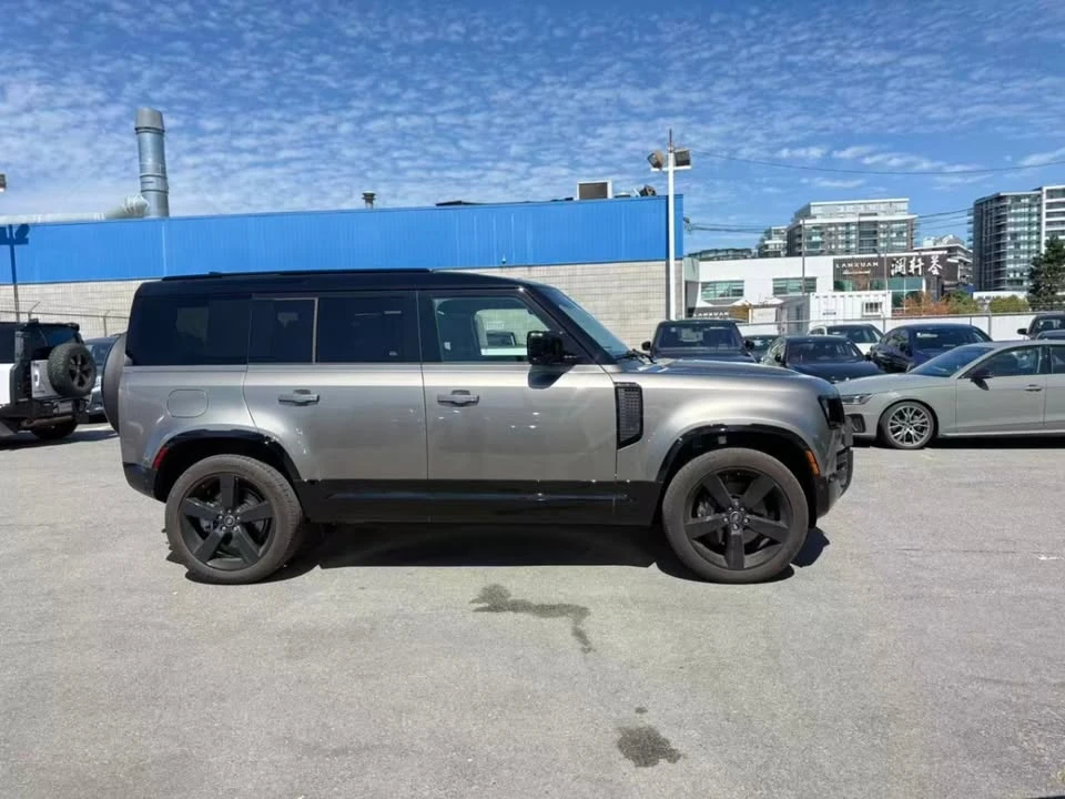 2025 Land Rover Defender L663 - Image 4 of 20