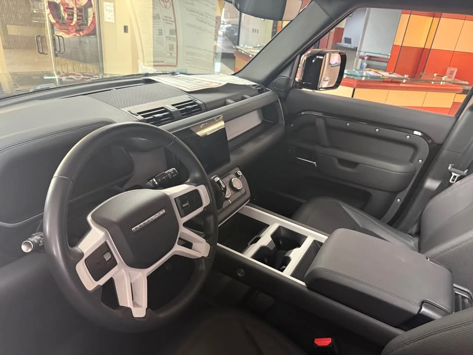 2025 Land Rover Defender L663 - Image 3 of 7