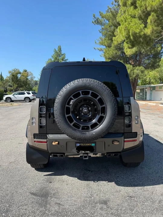 2025 Land Rover Defender L663 - Image 3 of 10
