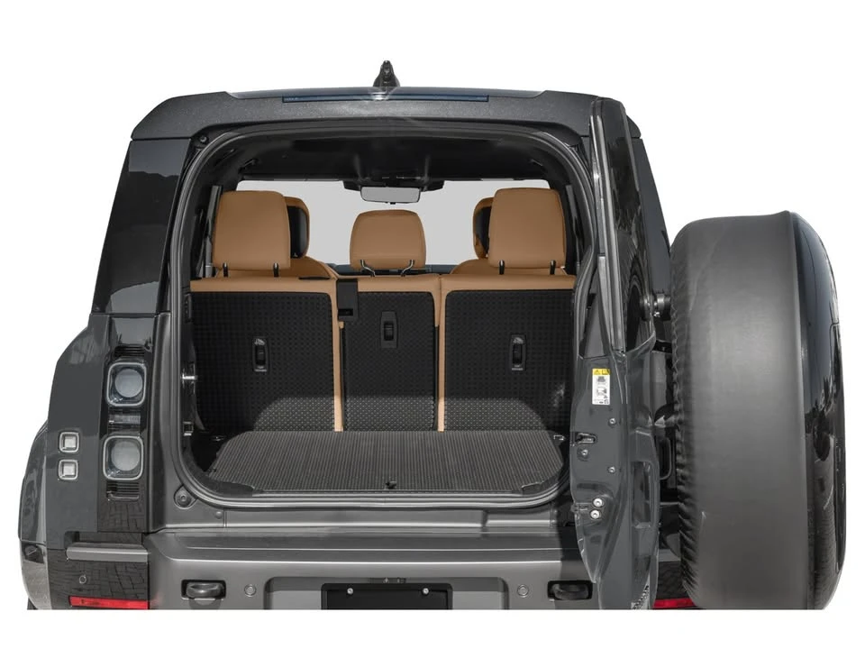 2025 Land Rover Defender V8 - Image 11 of 16