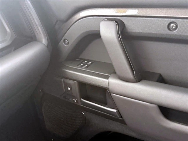 2025 Land Rover Defender L663 - Image 19 of 21
