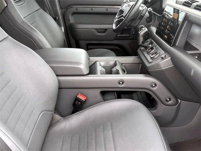 2025 Land Rover Defender L663 - Image 8 of 21