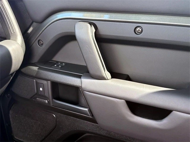2025 Land Rover Defender L663 - Image 19 of 21