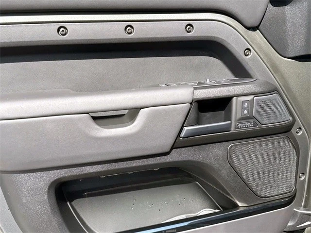 2025 Land Rover Defender L663 - Image 15 of 21