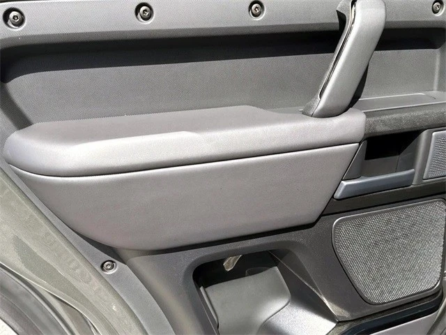 2025 Land Rover Defender L663 - Image 11 of 21
