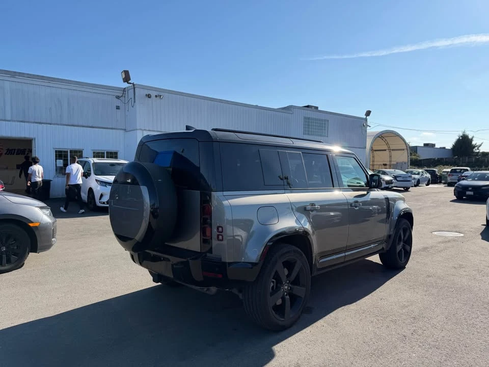 2025 Land Rover Defender L663 - Image 5 of 18