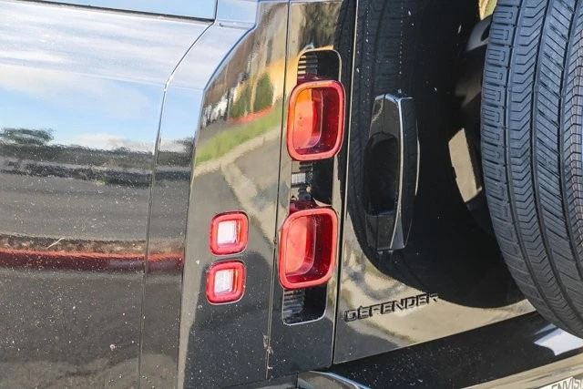 2025 Land Rover Defender L663 - Image 11 of 12