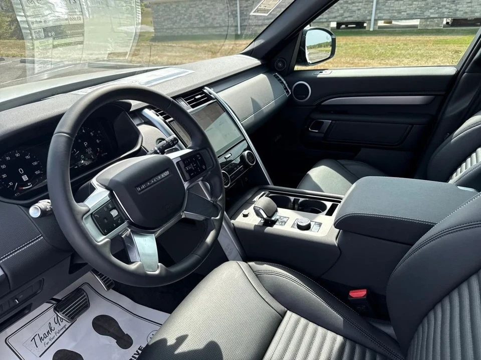 2025 Land Rover Discovery 5th Gen - Image 12 of 12