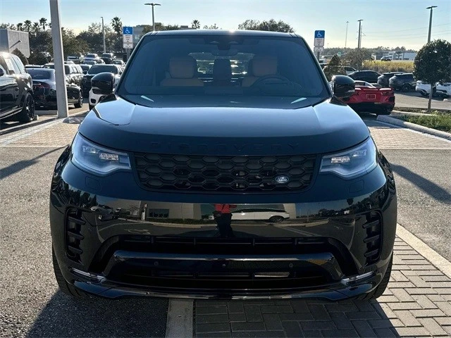 2025 Land Rover Discovery 5th Gen - Image 10 of 21