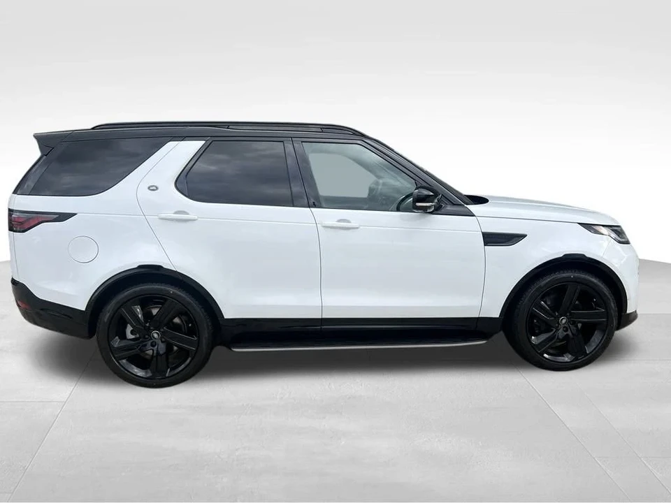 2025 Land Rover Discovery 5th Gen - Image 5 of 12
