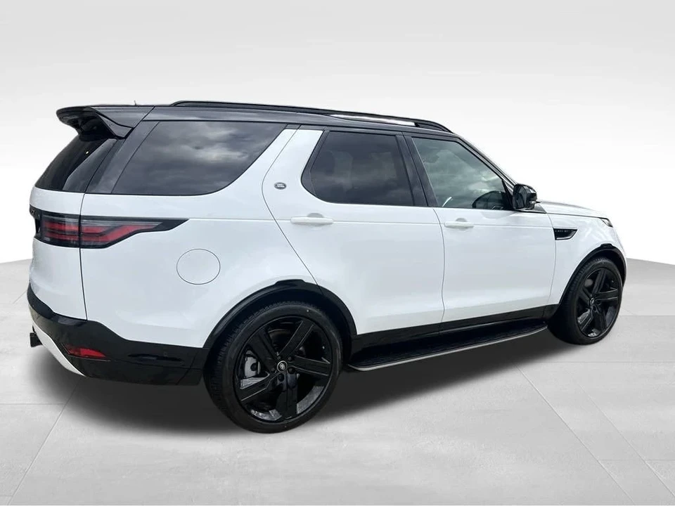 2025 Land Rover Discovery 5th Gen - Image 7 of 12