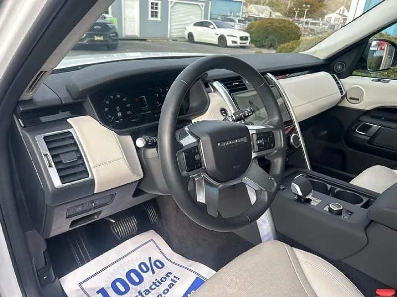 2025 Land Rover Discovery 5th Gen - Image 6 of 12