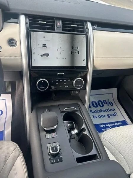 2025 Land Rover Discovery 5th Gen - Image 8 of 12