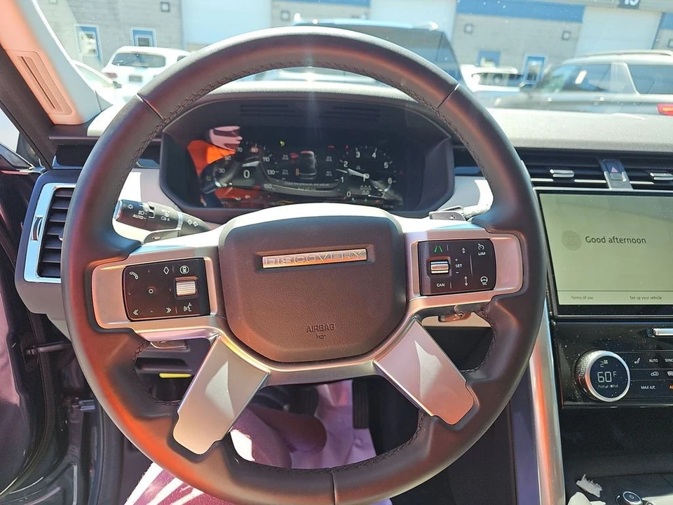 2025 Land Rover Discovery 5th Gen - Image 4 of 10