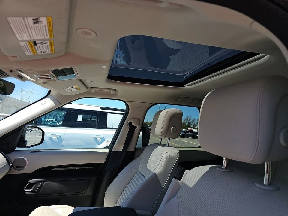 2025 Land Rover Discovery 5th Gen - Image 7 of 10