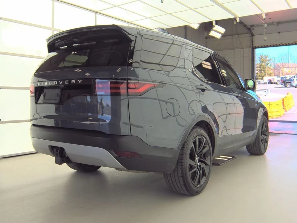 2025 Land Rover Discovery 5th Gen - Image 2 of 10