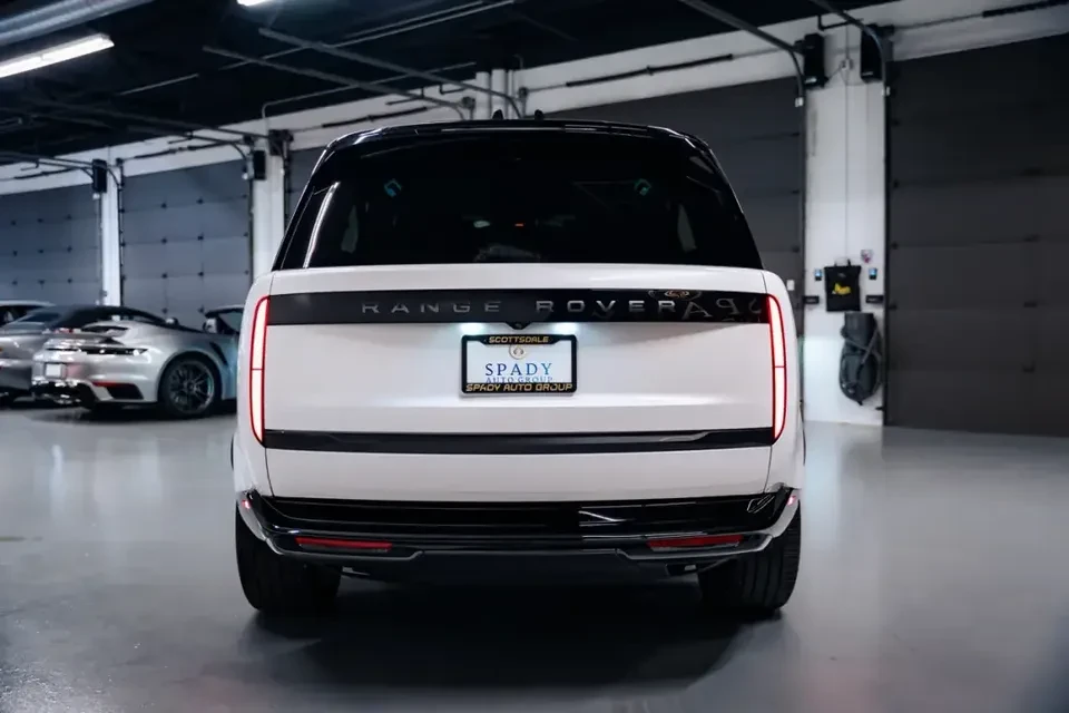 2025 Land Rover Range Rover L460 - Image 9 of 19